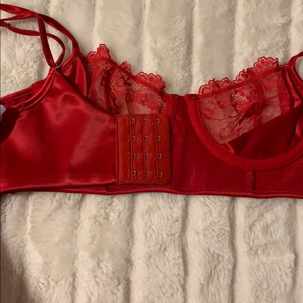 Sexy red 2 piece from Fashion Nova - Picture 4 of 4